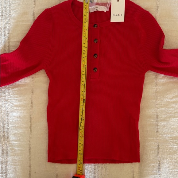 Beautiful Red Sweater - Picture 11 of 11